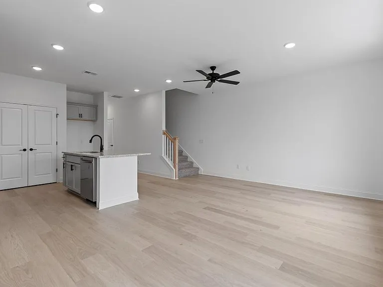8851 James Creek Dr — Photo 7