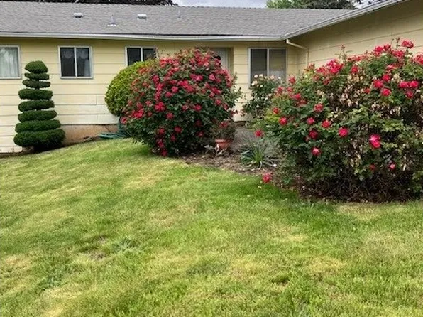 22153 SE Sharon Dr, Damascus, OR 97089