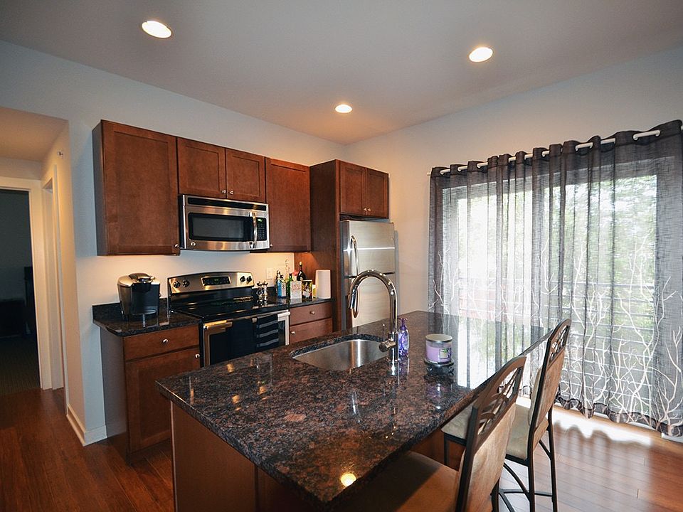 1st image of 3862 Lancaster Ave APT 304