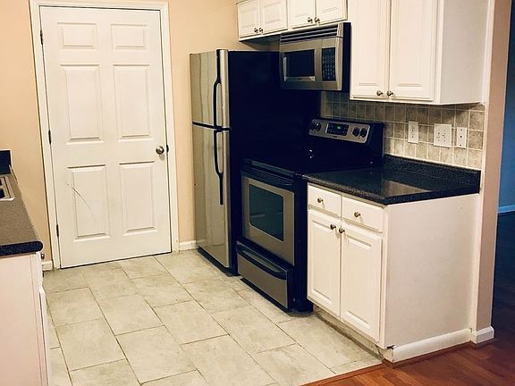 5th image of 1402 Camp Rd APT 2C