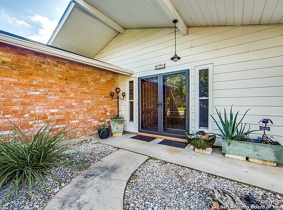 3rd image of 108 Howard Dr