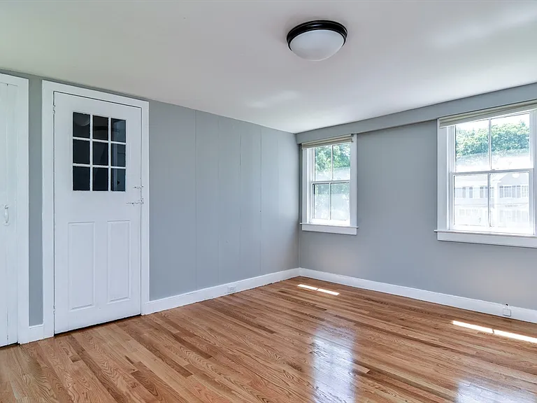 16 Pleasant St — Photo 25