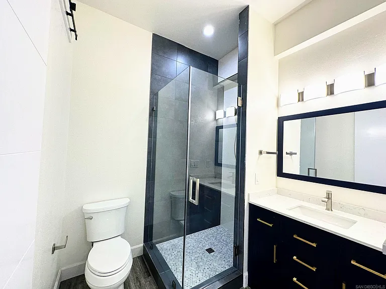 426 Sloane Ave — Photo 19