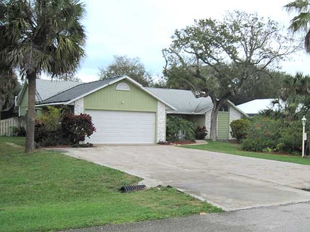 1st image of 2066 Magnolia Ln