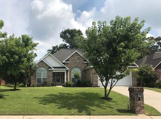 601 Links View Dr, Bonaire, GA 31005