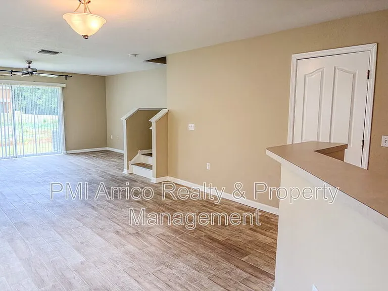 10840 Johanna Ave — Photo 3