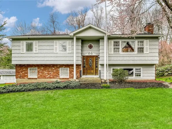 1 Imperial Lane, Spring Valley, NY 10977