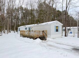 18 Circle Dr, Freeport, ME 04032
