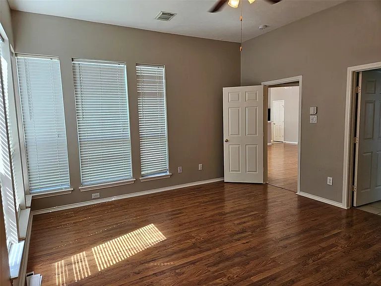 4434 Grove Park Dr — Photo 18