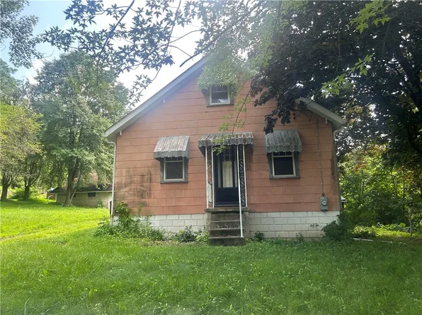 3402 Burtner Rd, Natrona Heights, PA 15065