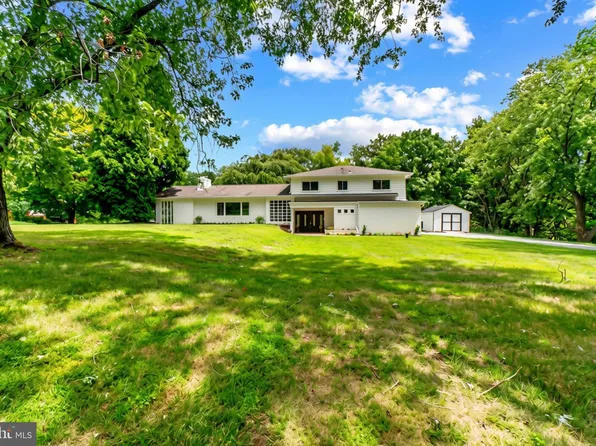3 Nob Hill Park Dr, Reisterstown, MD 21136