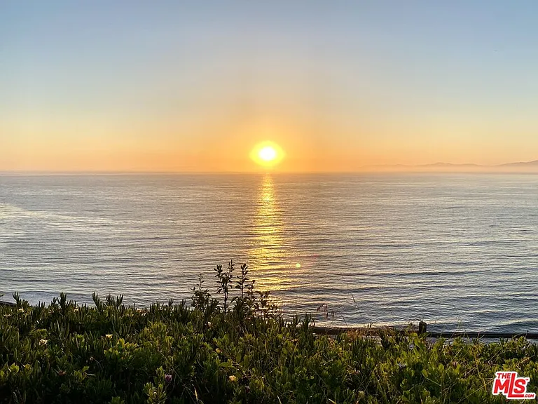 1115 Palos Verdes Dr W — Photo 10