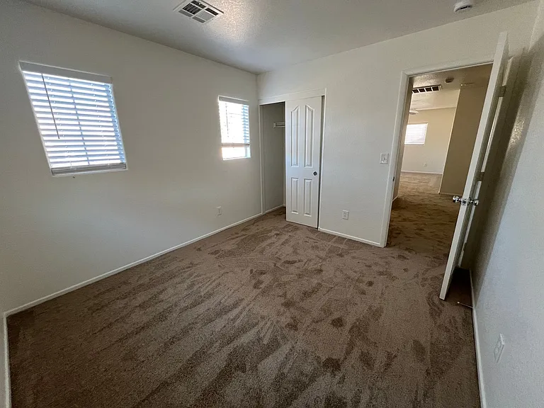 718 Thornford St — Photo 19