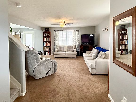 4th image of 8048 Grove Berry Dr