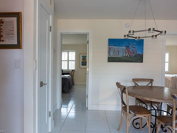 4th image of 550 Broad AVE S #550
