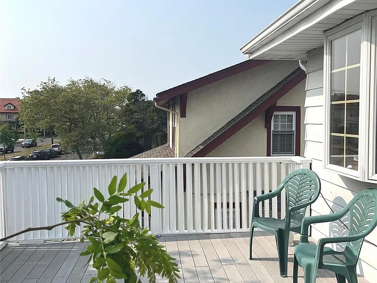 307 Magnolia Blvd #UPPER — Photo 16