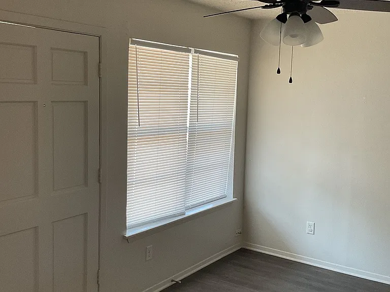 210 Old Tyler Rd #10 — Photo 4