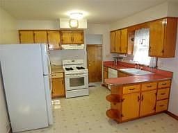 2nd image of 682 S Washington Ave