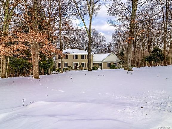 2nd image of 9 Ironwood Dr
