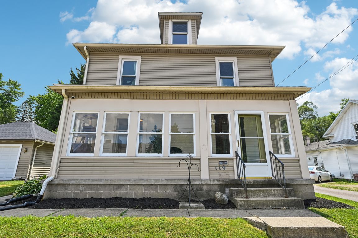 College St-S1107-001.jpg