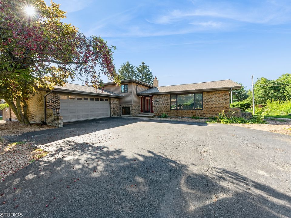 1st image of 10511 W Hillcrest Dr