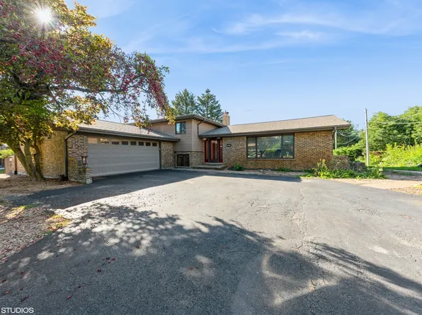 10511 W Hillcrest Dr, Palos Park, IL 60464