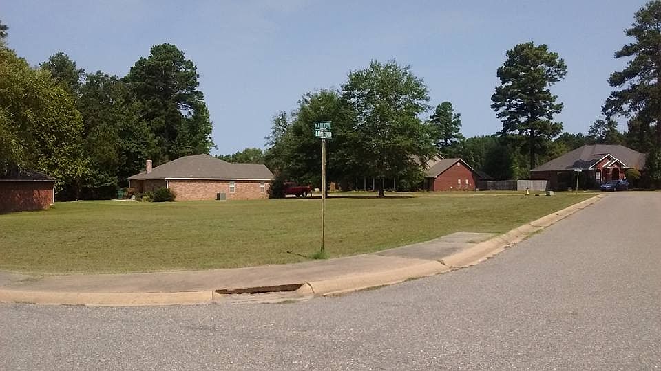 1st image of 15 Marinda Ln