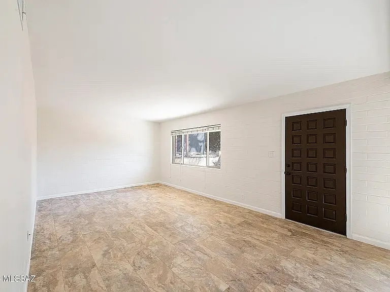 2 bed, 1014 sqft, $1,500 — Photo 2
