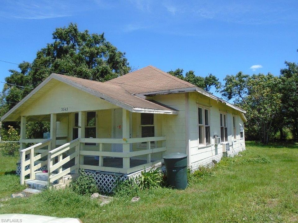 1st image of 3843 Lora St