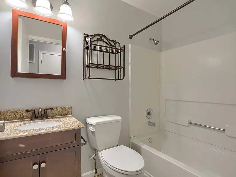 618 Milford Ct — Photo 20