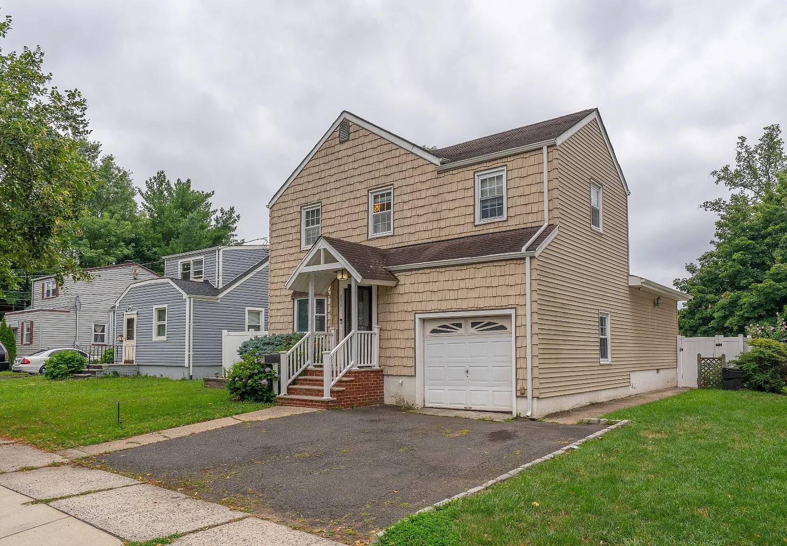 4 bed, $3,800 — Photo 3