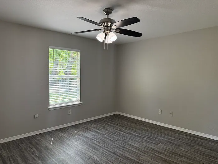 4934 Kildare Ave — Photo 12