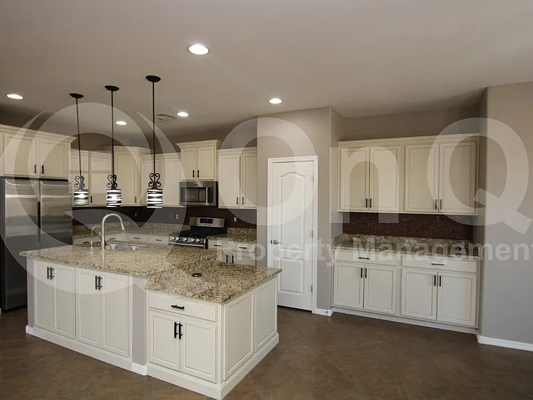 4123 S Buckskin Way — Photo 2