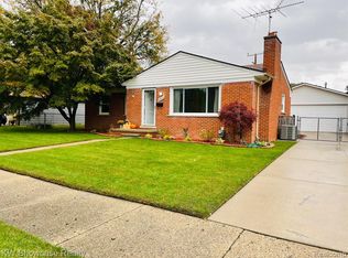 8871 Utah St Livonia MI 48150 Zillow