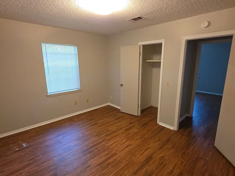 1336 S Sidney Ave — Photo 17