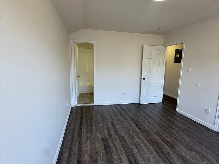6919 Bayfield Ave #2 — Photo 2