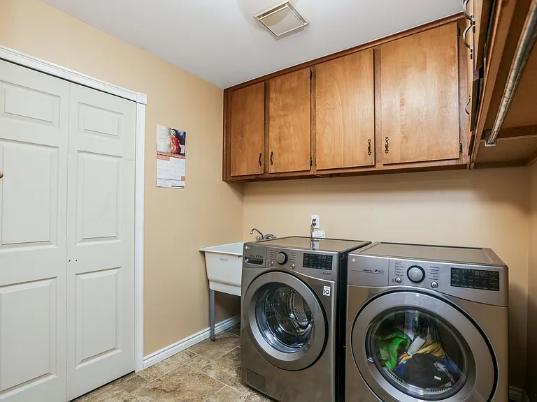 48124 Liberty Dr — Photo 18