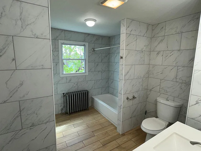 430 E Auburn St — Photo 13