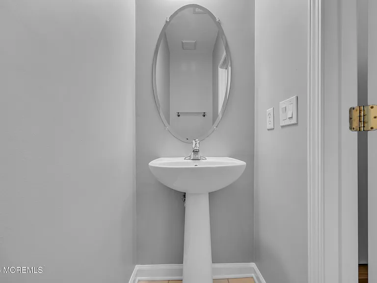 10 Deepwater Cir — Photo 13