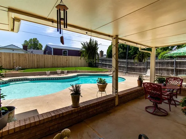 3405 Oak Grove Dr, Midwest City, OK 73110