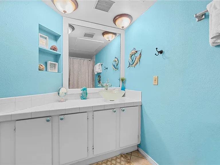 15010 Leeward Dr #104 — Photo 25