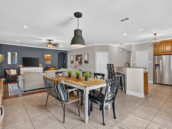 3rd image of 1109 Northwood Ln