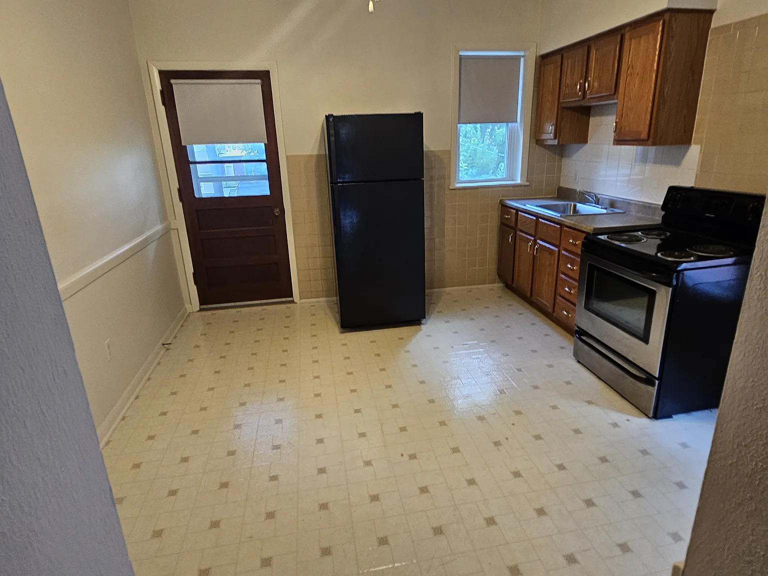 1 bed, 800 sqft, $1,100 — Photo 3
