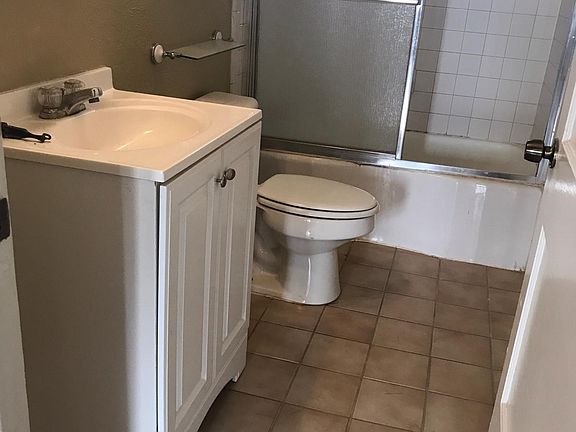 4th image of 6031 Belmont Ave