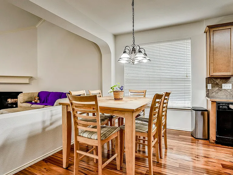 9921 Delamere Dr — Photo 11