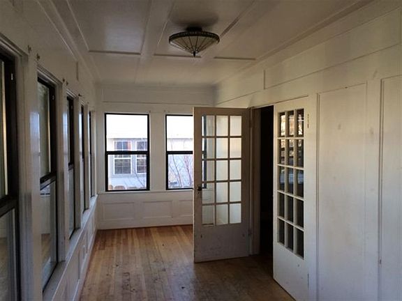 4th image of 417 Elm St
