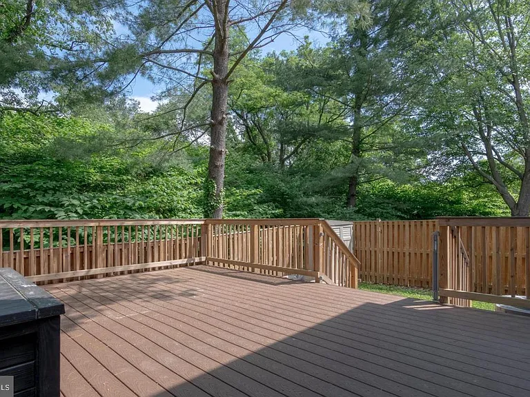 6120 Old Brentford Ct — Photo 44