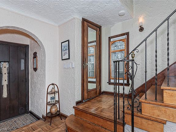 2nd image of 3259 Avalon Rd