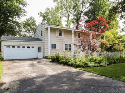 5 Colonial Dr, Penfield, NY, 14526
