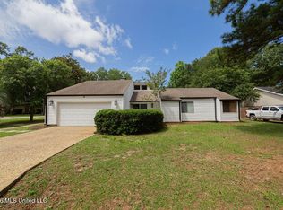 5420 Diamondhead Dr E, Diamondhead, MS 39525